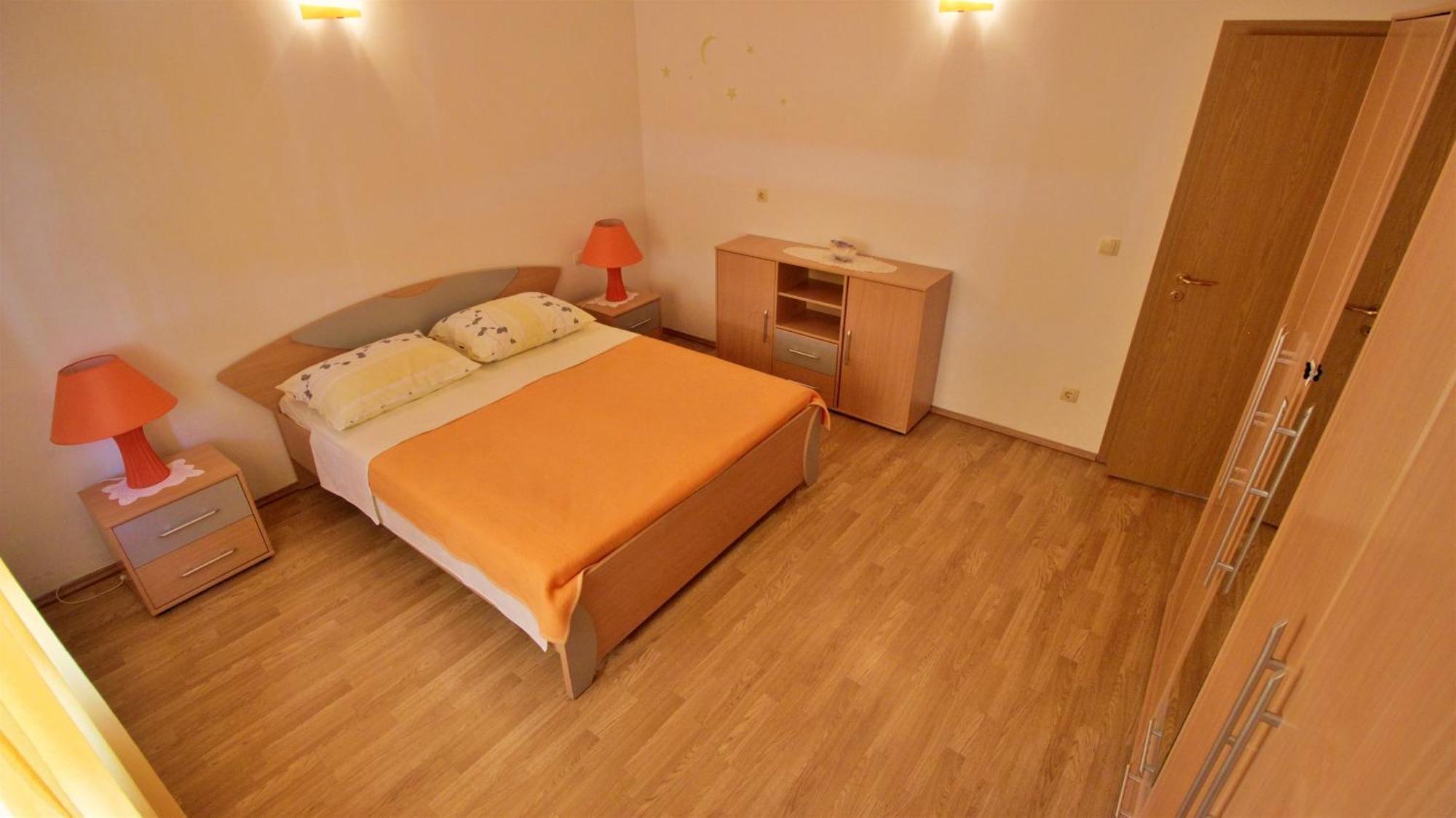 Apartments Marusic Omis Bagian luar foto