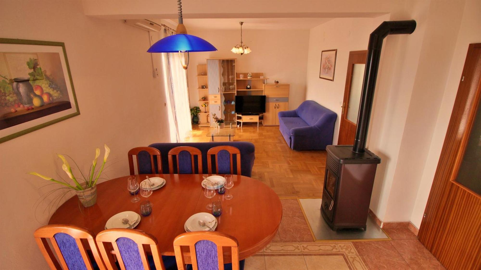 Apartments Marusic Omis Bagian luar foto