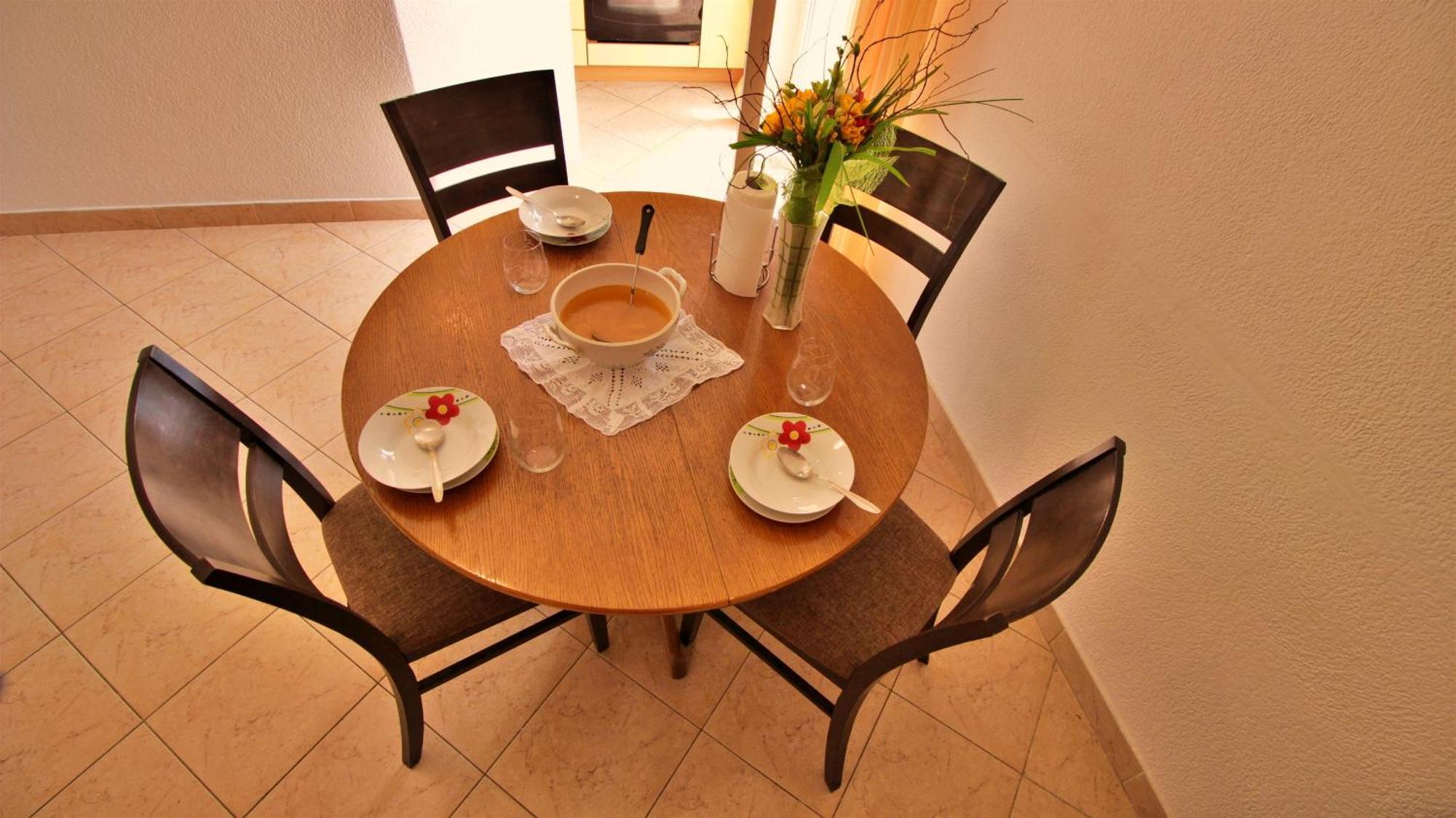 Apartments Marusic Omis Bagian luar foto