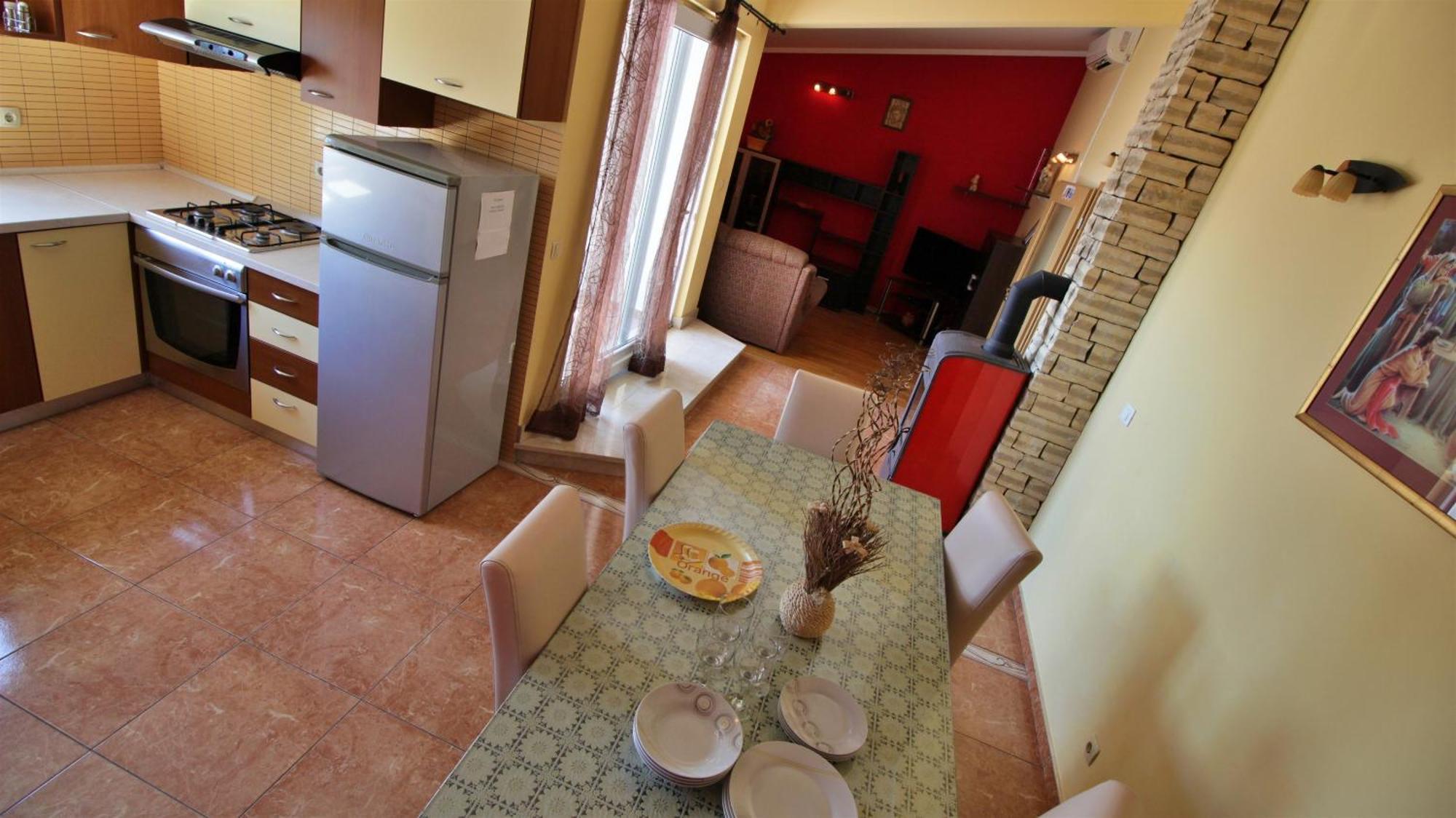 Apartments Marusic Omis Bagian luar foto