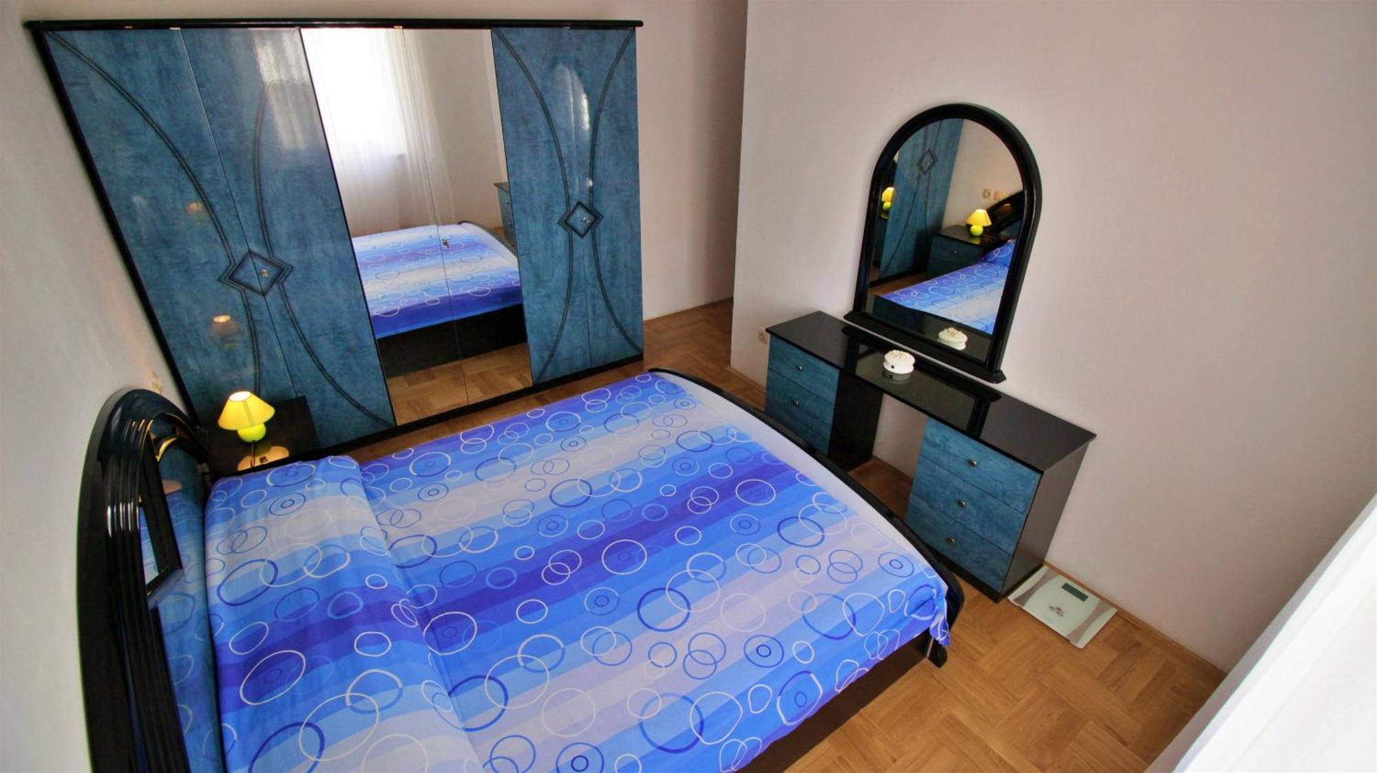 Apartments Marusic Omis Bagian luar foto