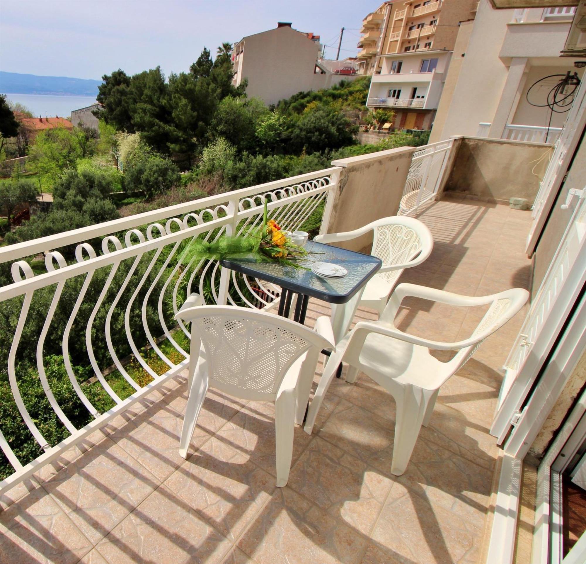 Apartments Marusic Omis Bagian luar foto