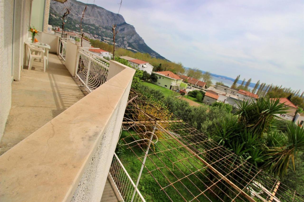 Apartments Marusic Omis Bagian luar foto